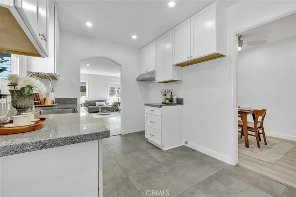 1136 E 71st Long Beach, CA 90805