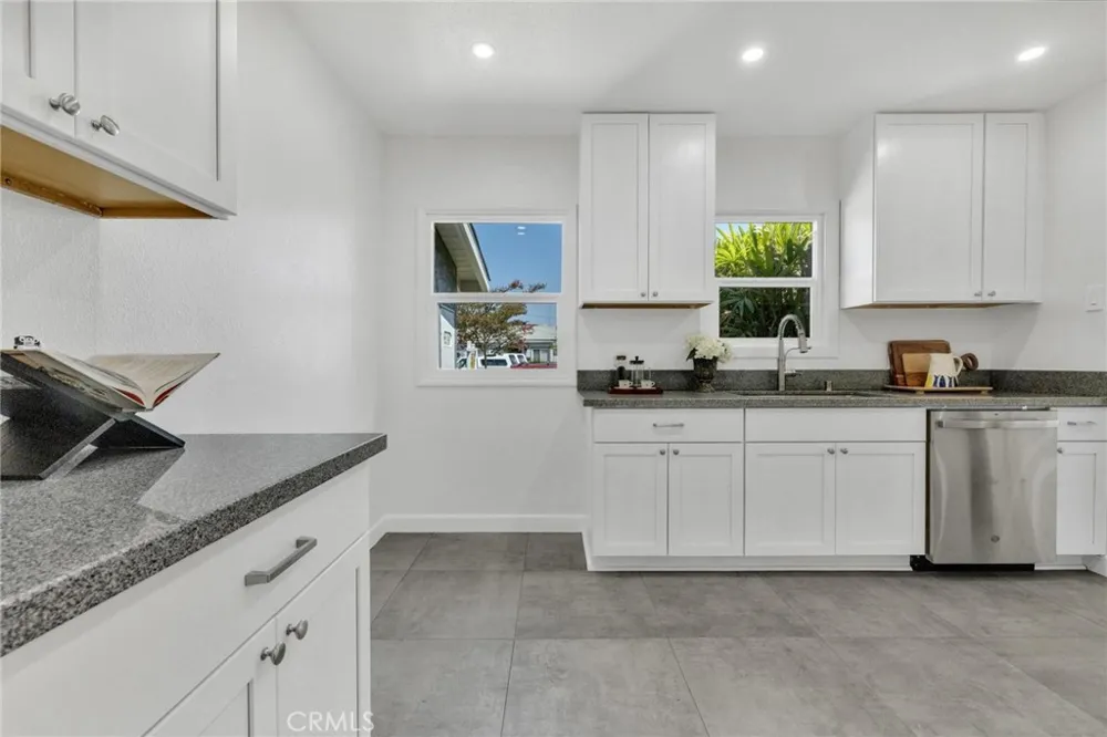 1136 E 71st Long Beach, CA 90805