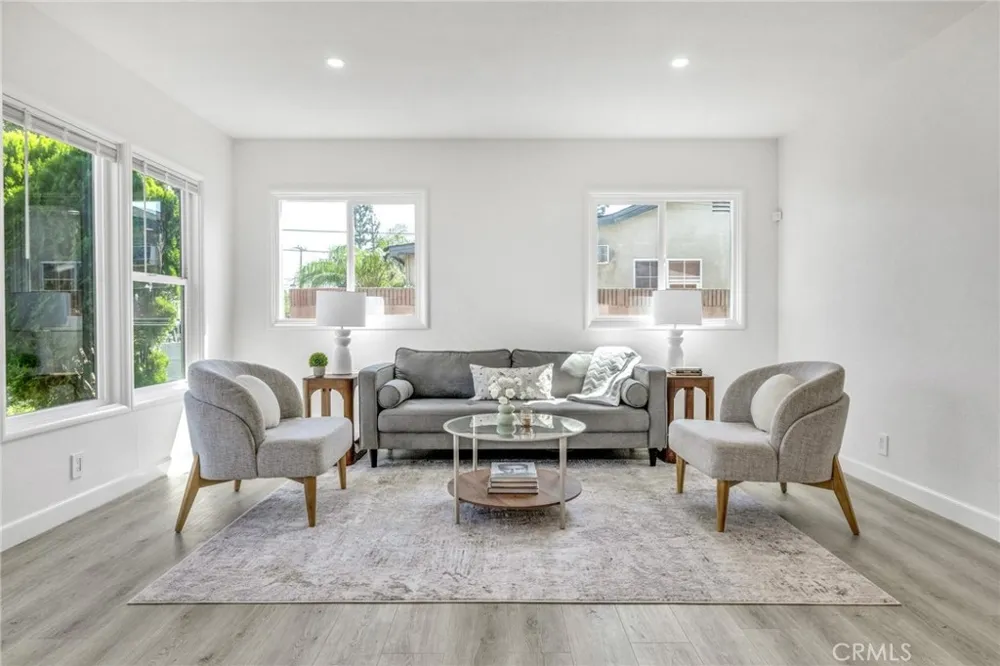 1136 E 71st Long Beach, CA 90805
