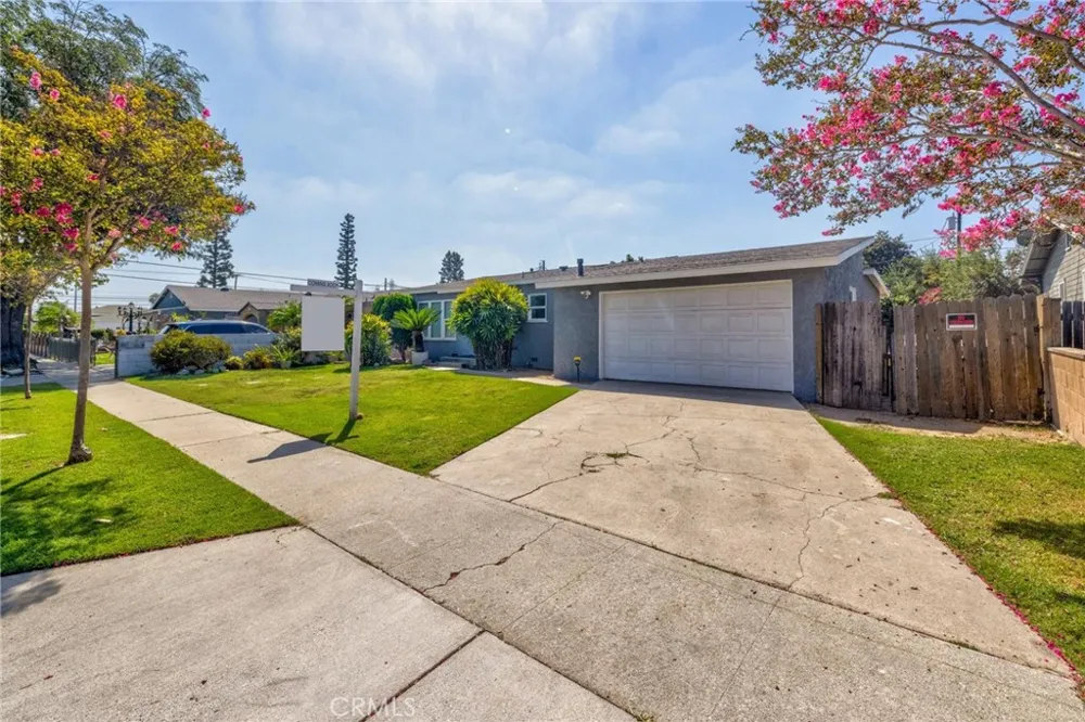 1136 E 71st Long Beach, CA 90805