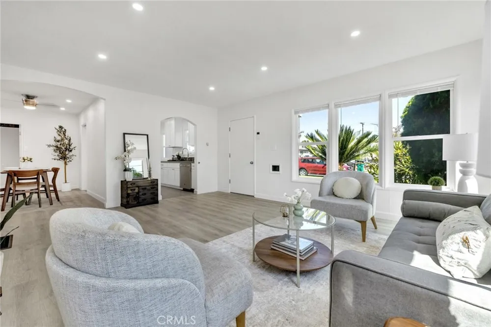 1136 E 71st Long Beach, CA 90805