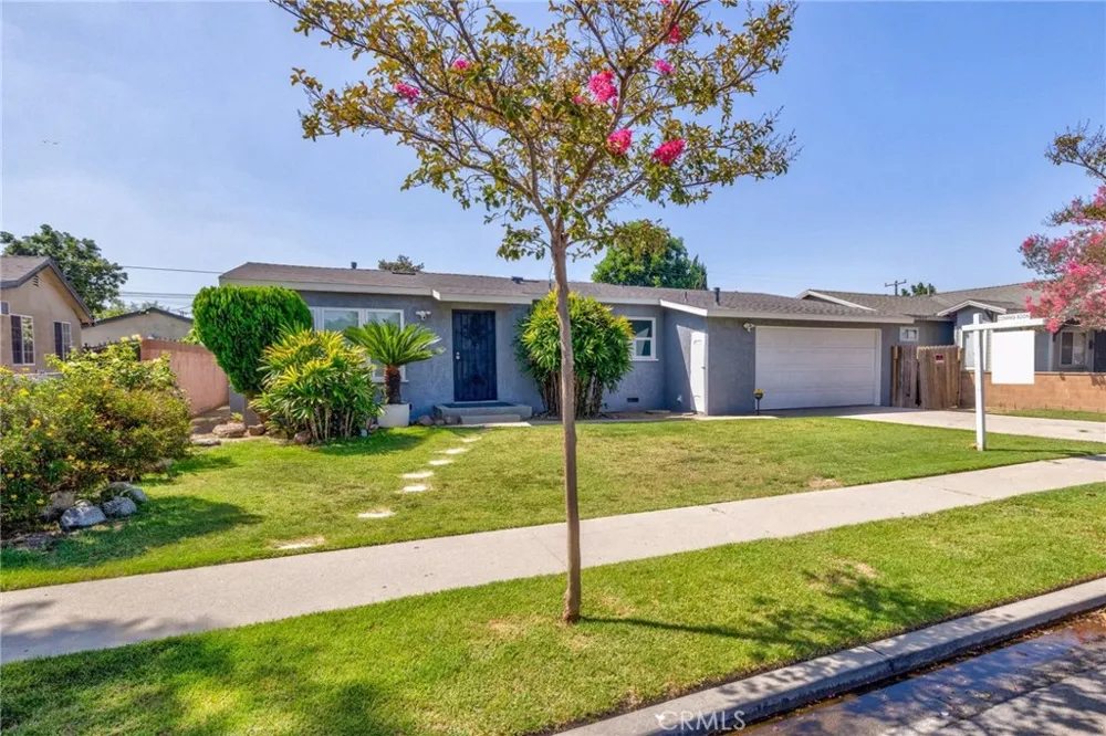 1136 E 71st Long Beach, CA 90805