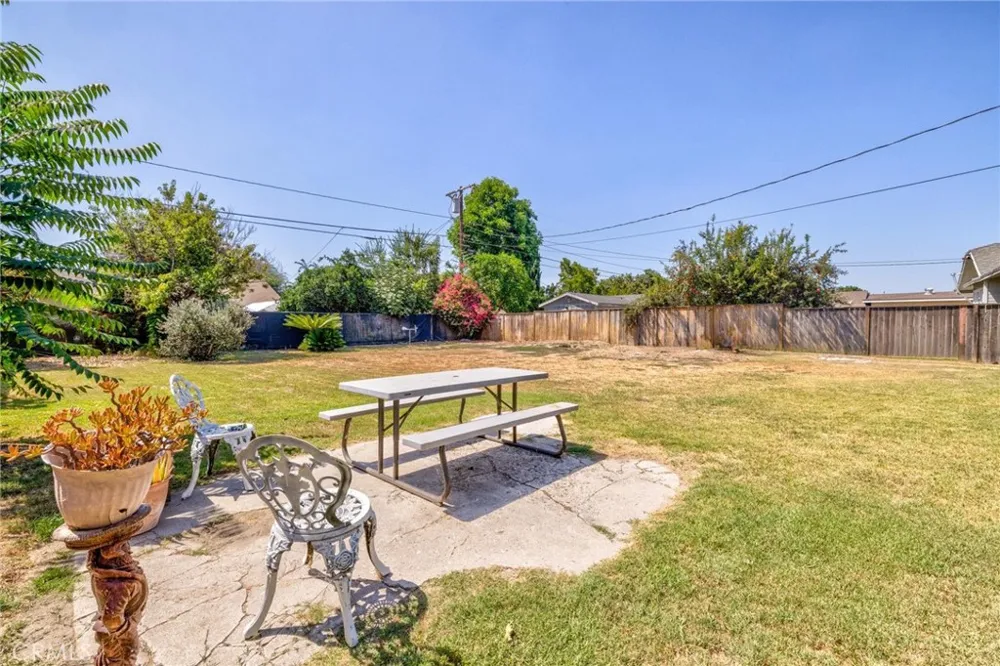 1136 E 71st Long Beach, CA 90805
