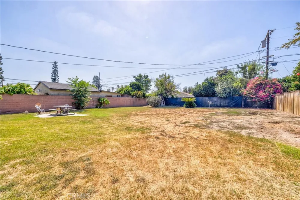 1136 E 71st Long Beach, CA 90805