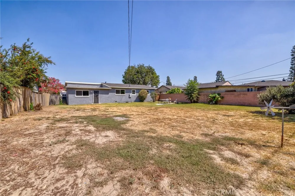 1136 E 71st Long Beach, CA 90805