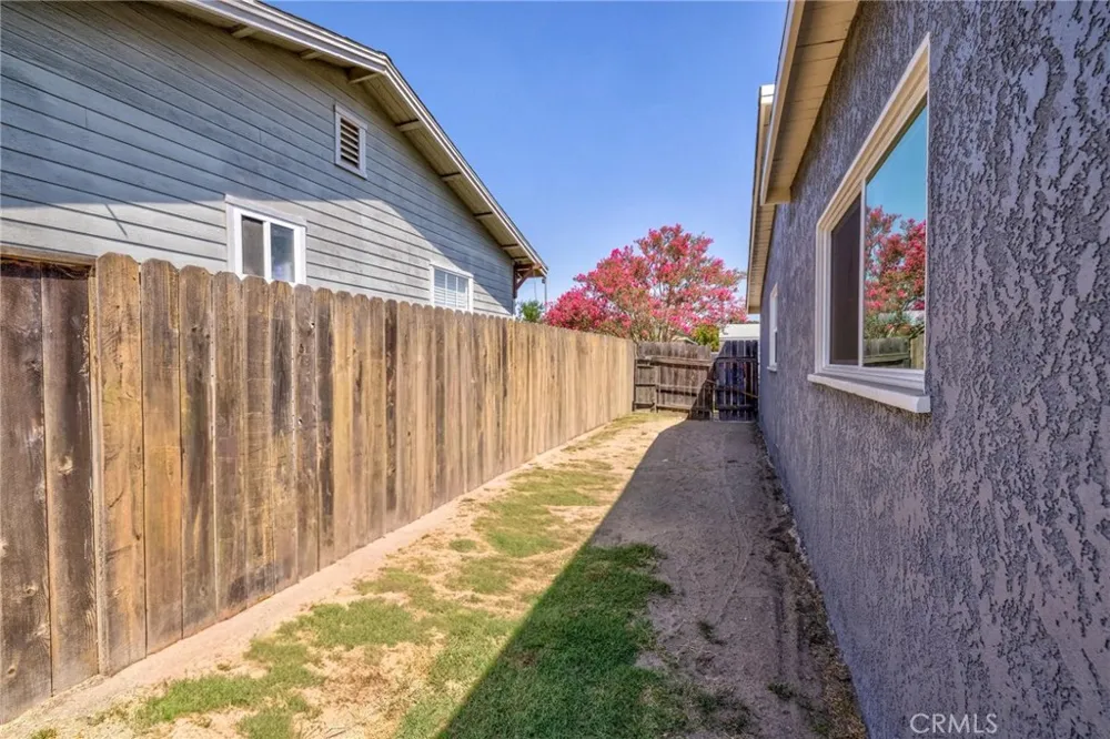 1136 E 71st Long Beach, CA 90805