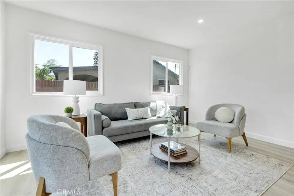1136 E 71st Long Beach, CA 90805