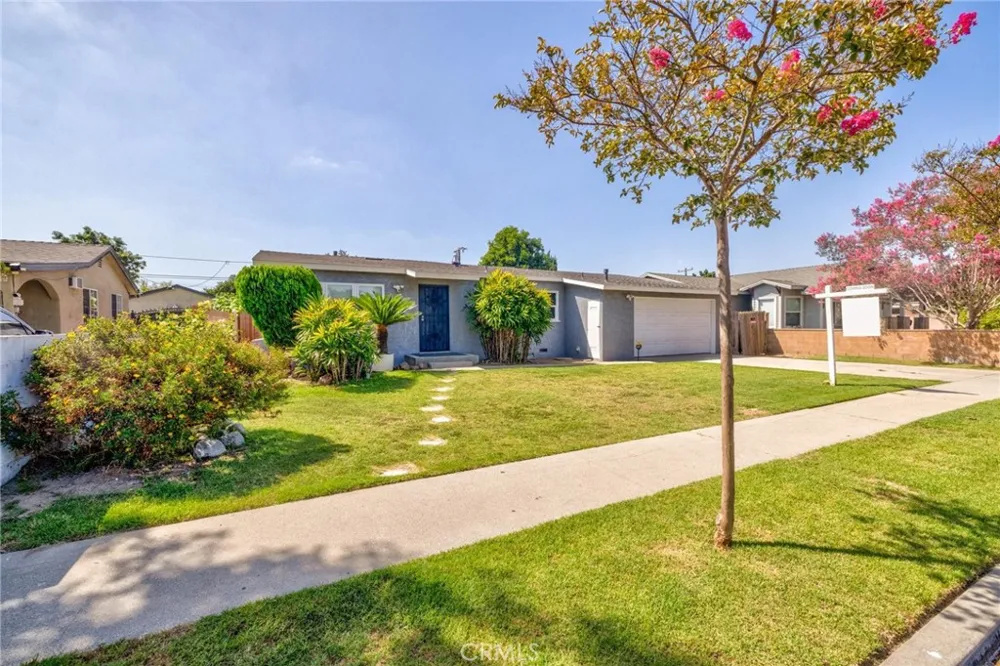 1136 E 71st Long Beach, CA 90805