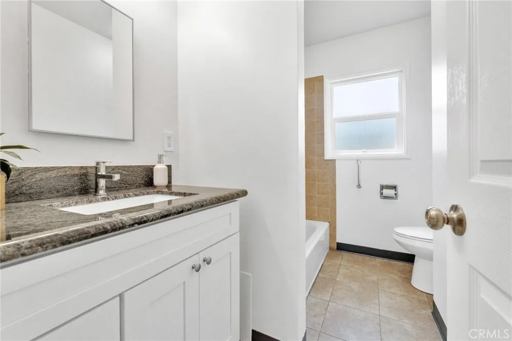 1136 E 71st Long Beach, CA 90805