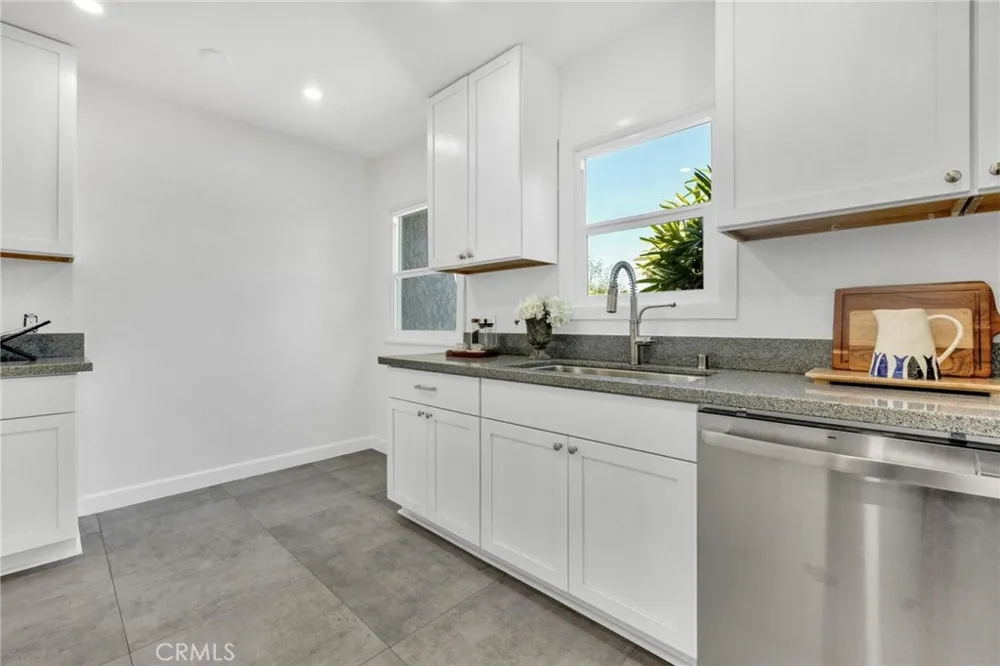 1136 E 71st Long Beach, CA 90805
