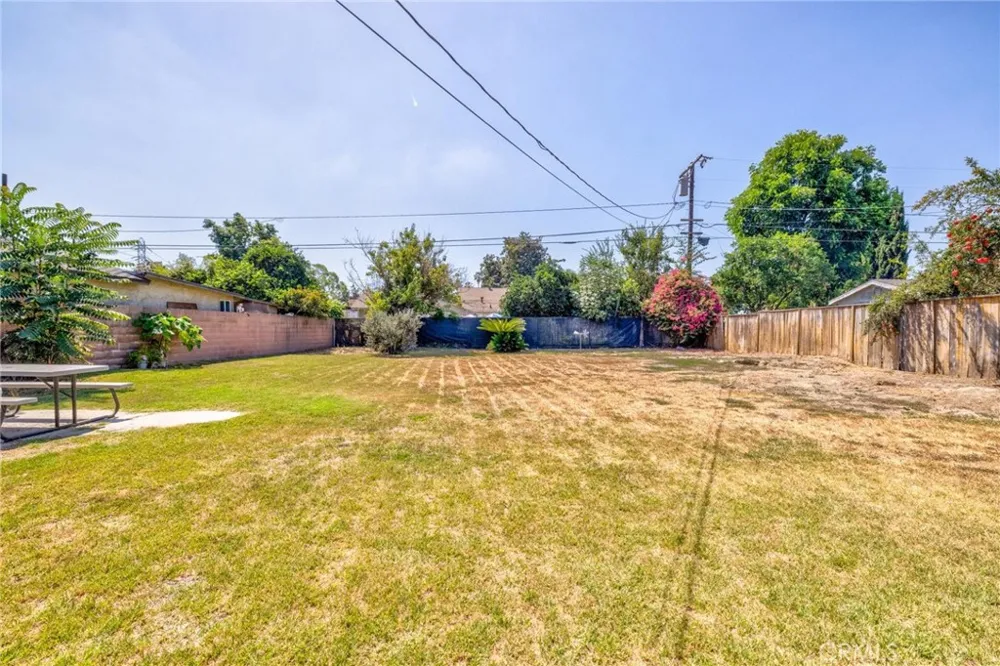 1136 E 71st Long Beach, CA 90805
