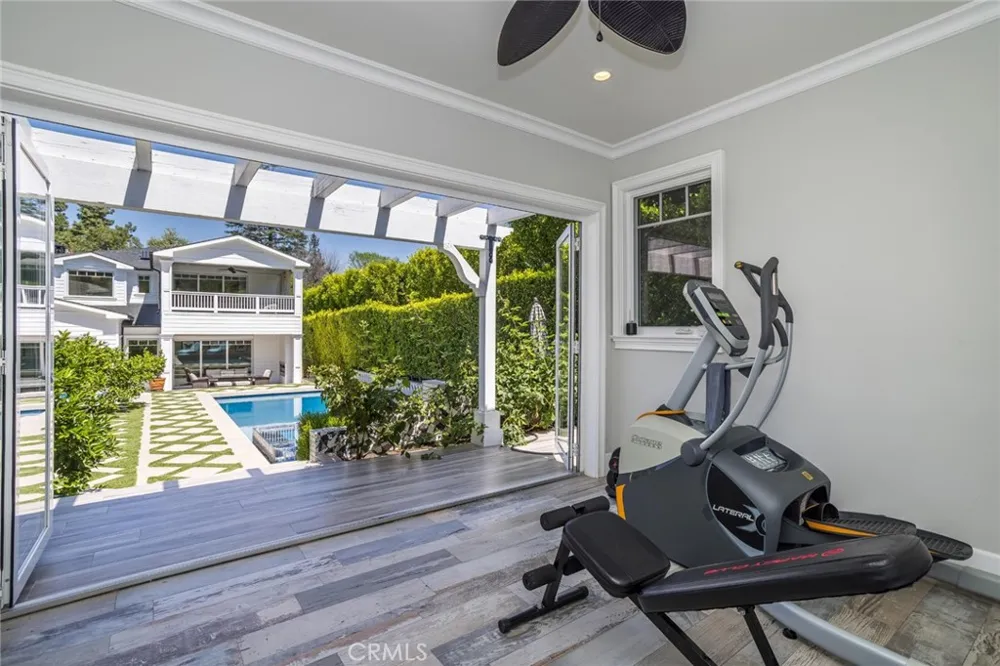 14234 Greenleaf Street Sherman Oaks, CA 91423