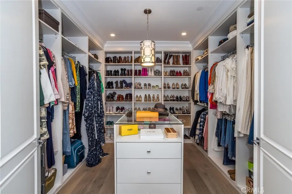 14234 Greenleaf Street Sherman Oaks, CA 91423