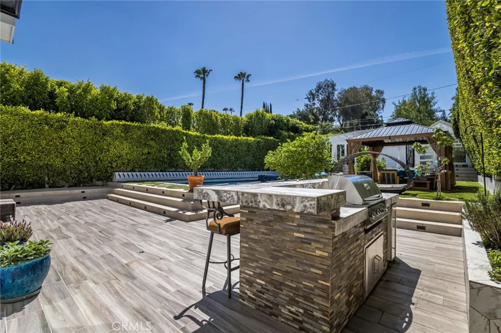 14234 Greenleaf Street Sherman Oaks, CA 91423