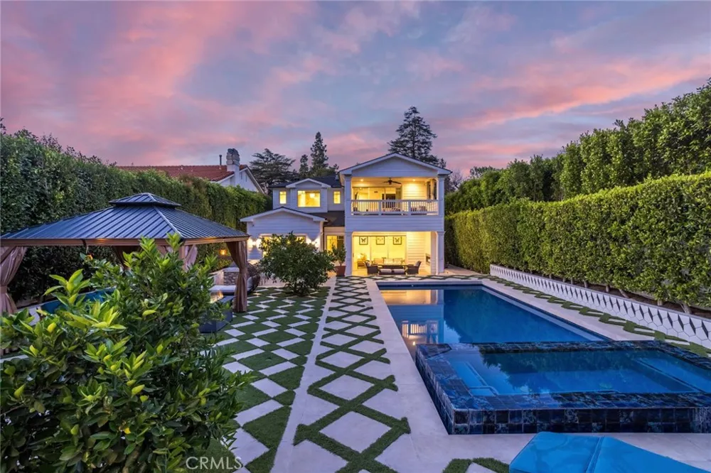 14234 Greenleaf Street Sherman Oaks, CA 91423