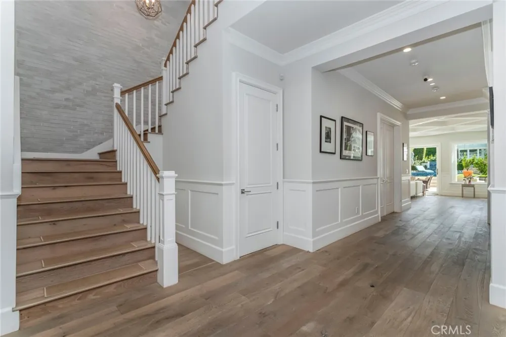 14234 Greenleaf Street Sherman Oaks, CA 91423