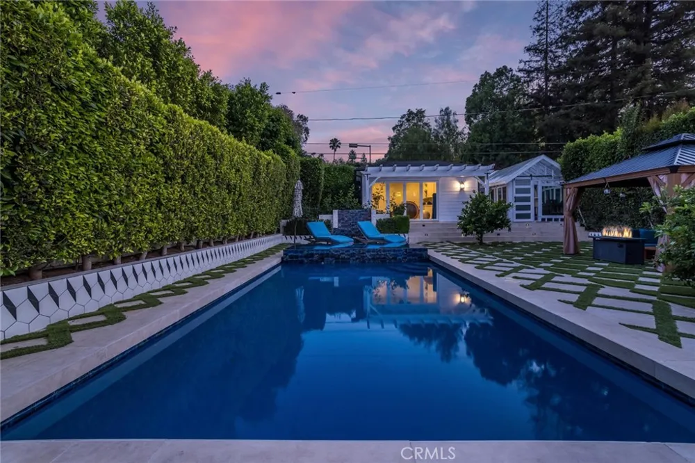 14234 Greenleaf Street Sherman Oaks, CA 91423