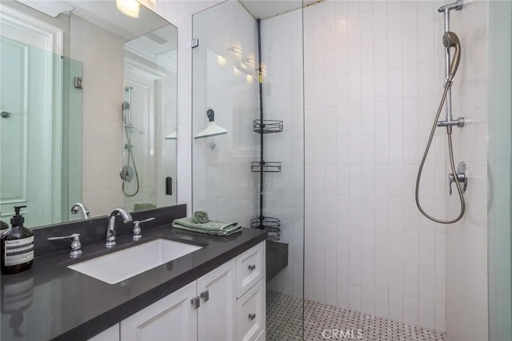 14234 Greenleaf Street Sherman Oaks, CA 91423