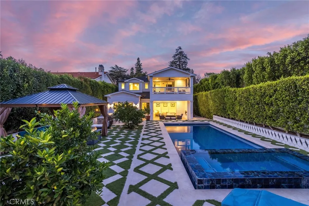 14234 Greenleaf Street Sherman Oaks, CA 91423
