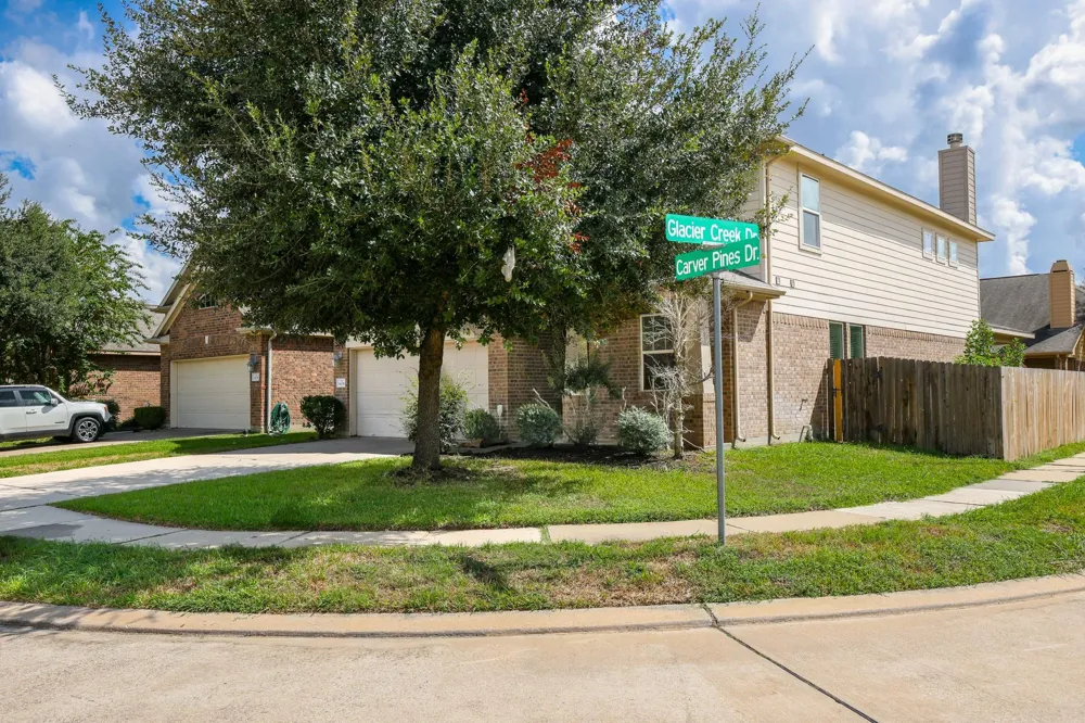 6135 Carver Pines Drive Katy, TX 77494