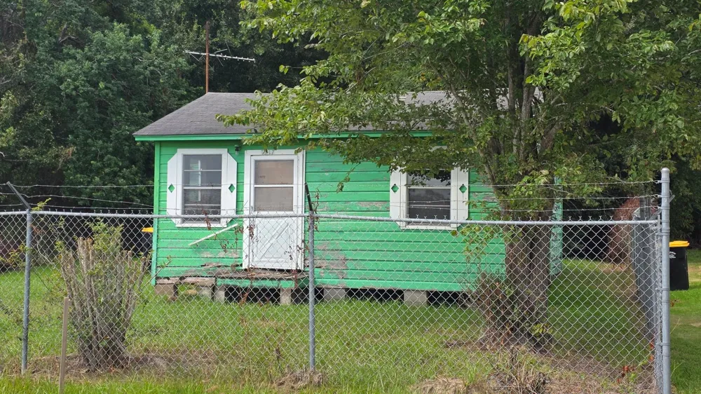1317 Main Street Anahuac, TX 77514