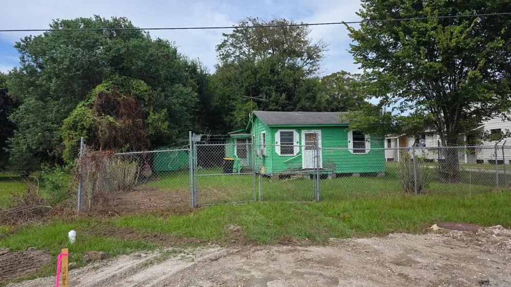 1317 Main Street Anahuac, TX 77514