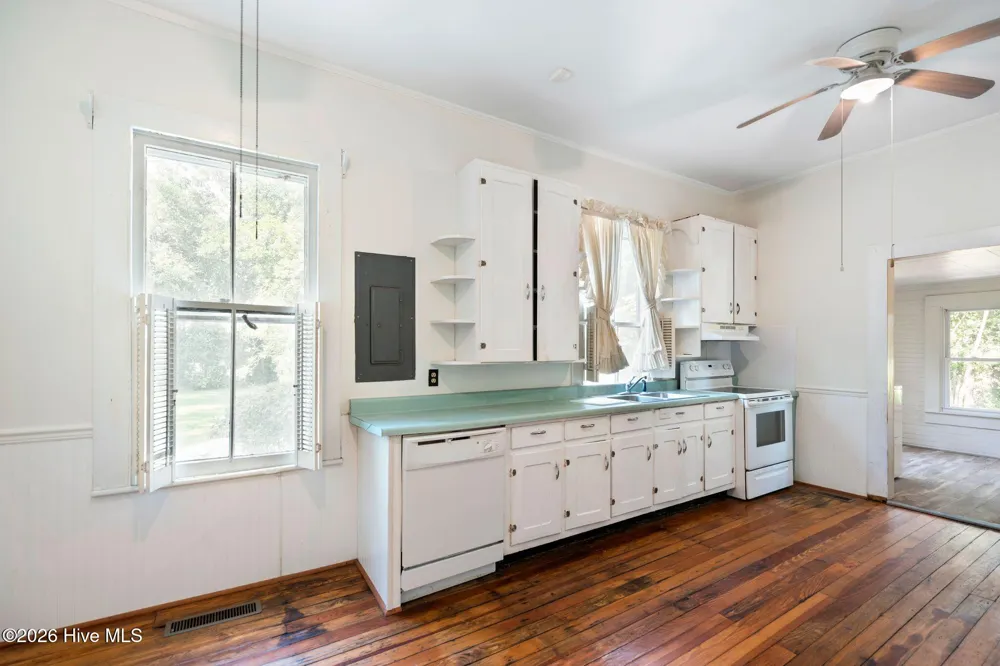 102 Oak Street Chadbourn, NC 28431