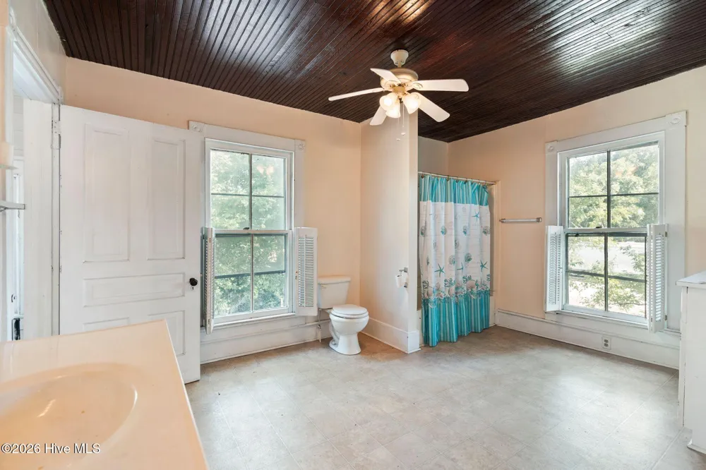 102 Oak Street Chadbourn, NC 28431