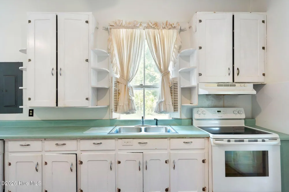 102 Oak Street Chadbourn, NC 28431
