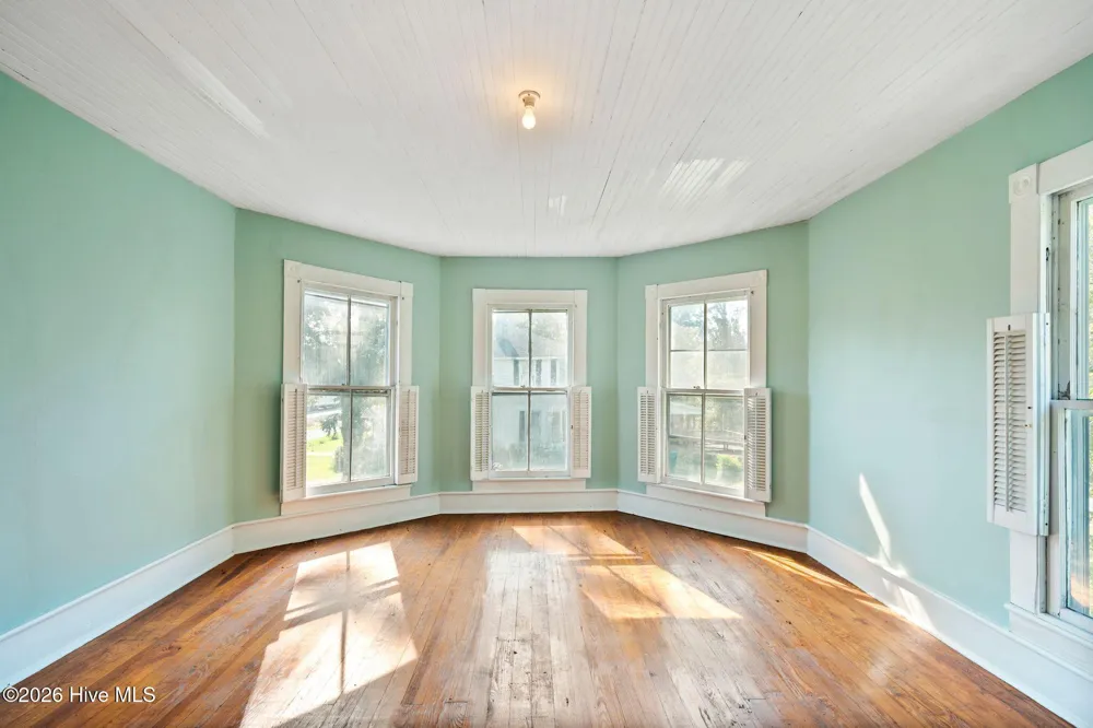 102 Oak Street Chadbourn, NC 28431
