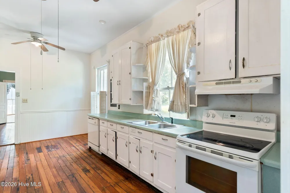 102 Oak Street Chadbourn, NC 28431
