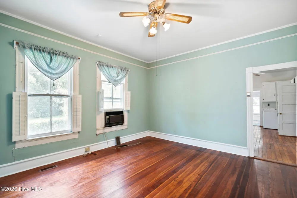 102 Oak Street Chadbourn, NC 28431