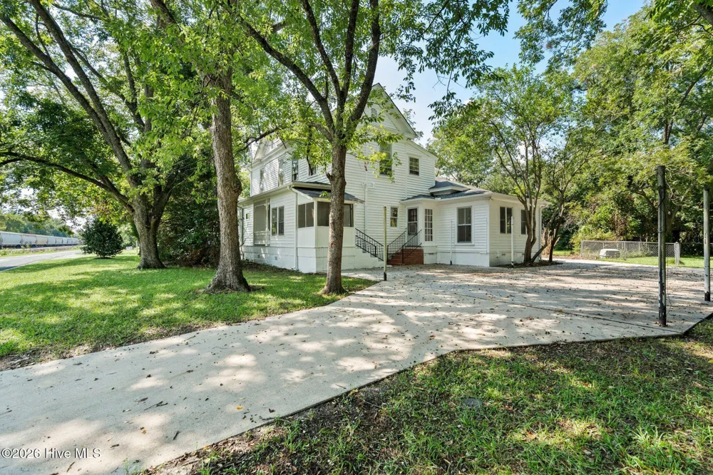 102 Oak Street Chadbourn, NC 28431