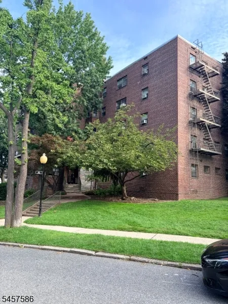 501 Linwood Drive #2F Unit 2F