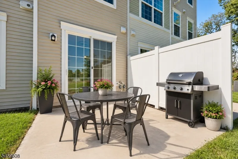82 Depot Way Dunellen, NJ 08812