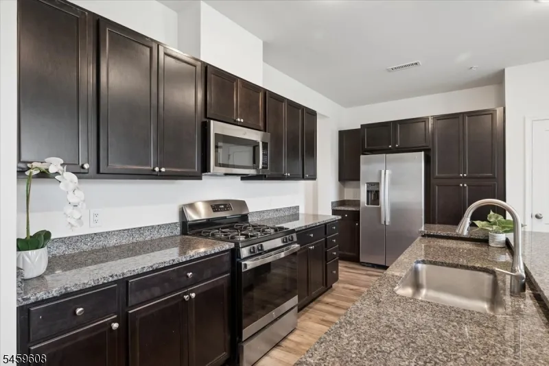 82 Depot Way Dunellen, NJ 08812