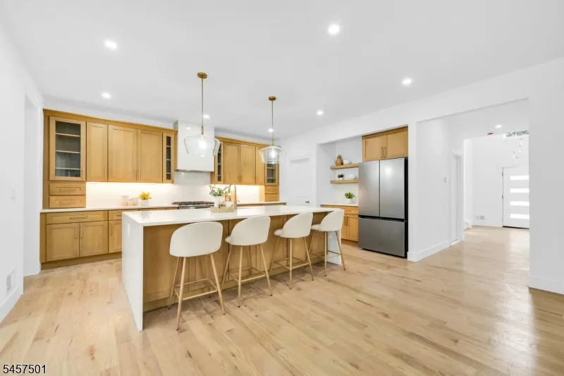1880 Long Ter Union, NJ 07083