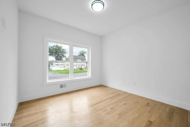1880 Long Ter Union, NJ 07083