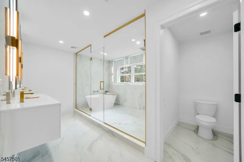 1880 Long Ter Union, NJ 07083