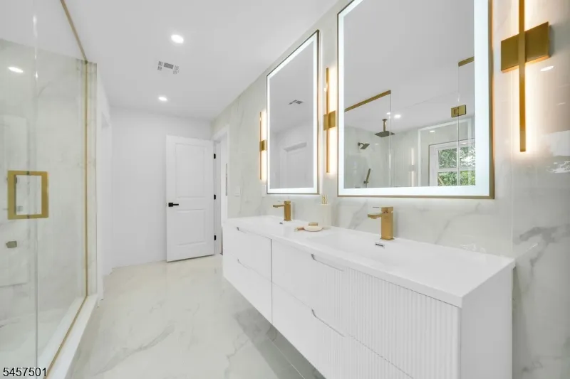 1880 Long Ter Union, NJ 07083