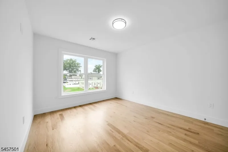 1880 Long Ter Union, NJ 07083