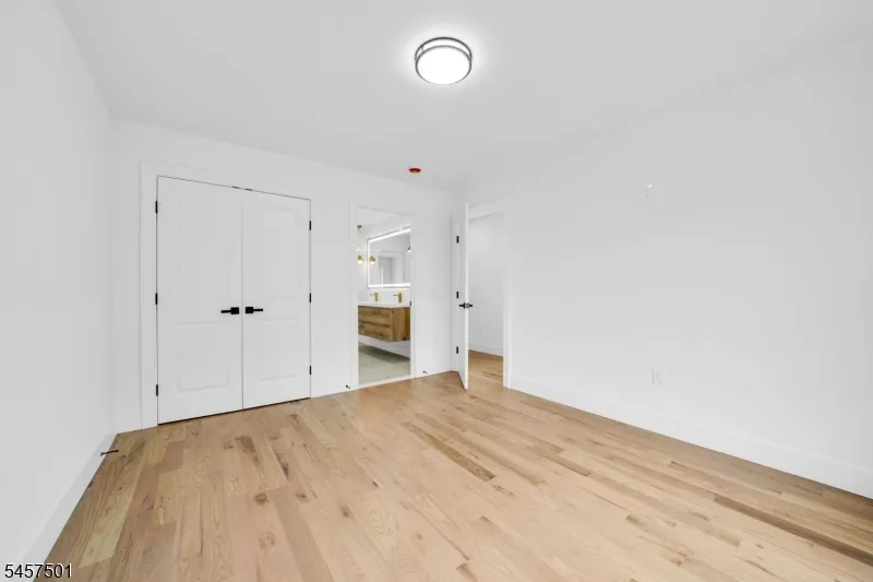 1880 Long Ter Union, NJ 07083