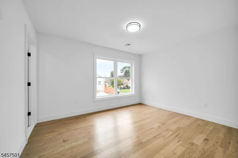 1880 Long Ter Union, NJ 07083
