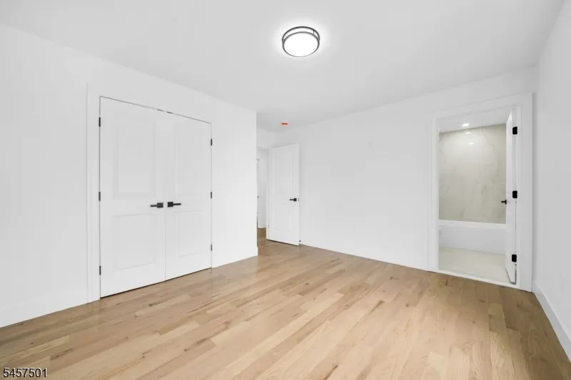 1880 Long Ter Union, NJ 07083