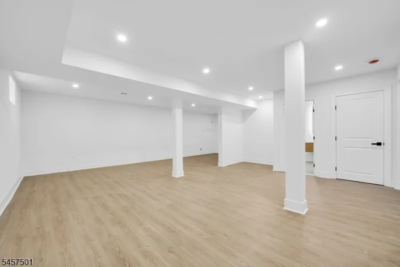 1880 Long Ter Union, NJ 07083