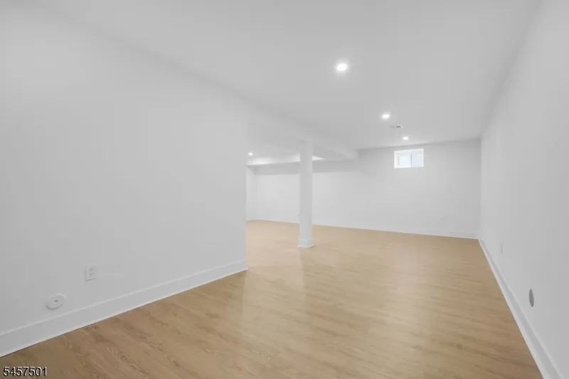 1880 Long Ter Union, NJ 07083