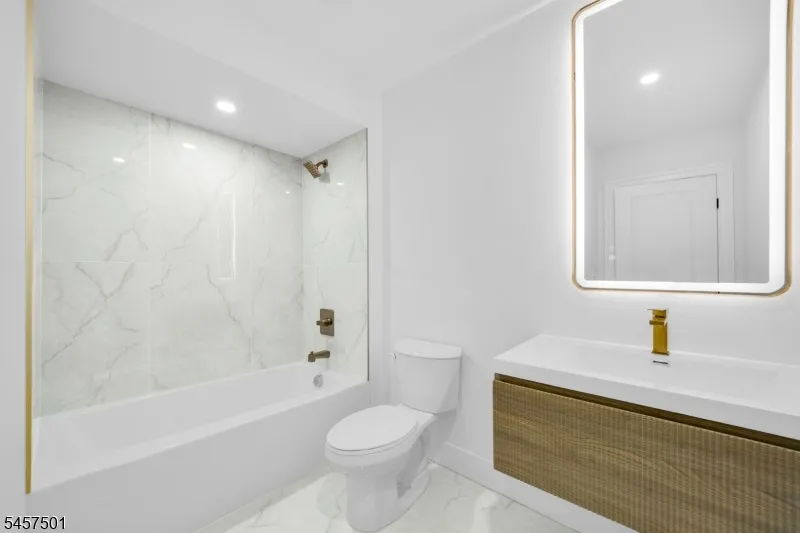 1880 Long Ter Union, NJ 07083