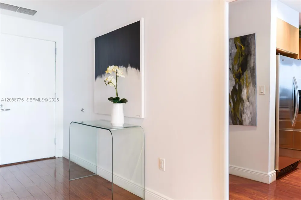 1060 Brickell Ave #3515 Miami, FL 33131