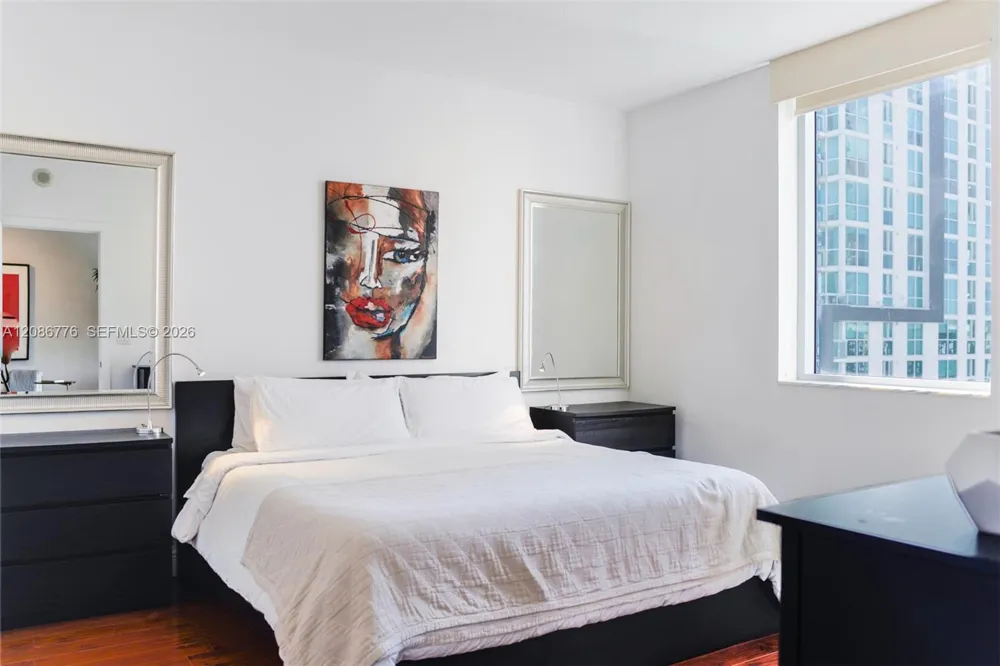 1060 Brickell Ave #3515 Miami, FL 33131