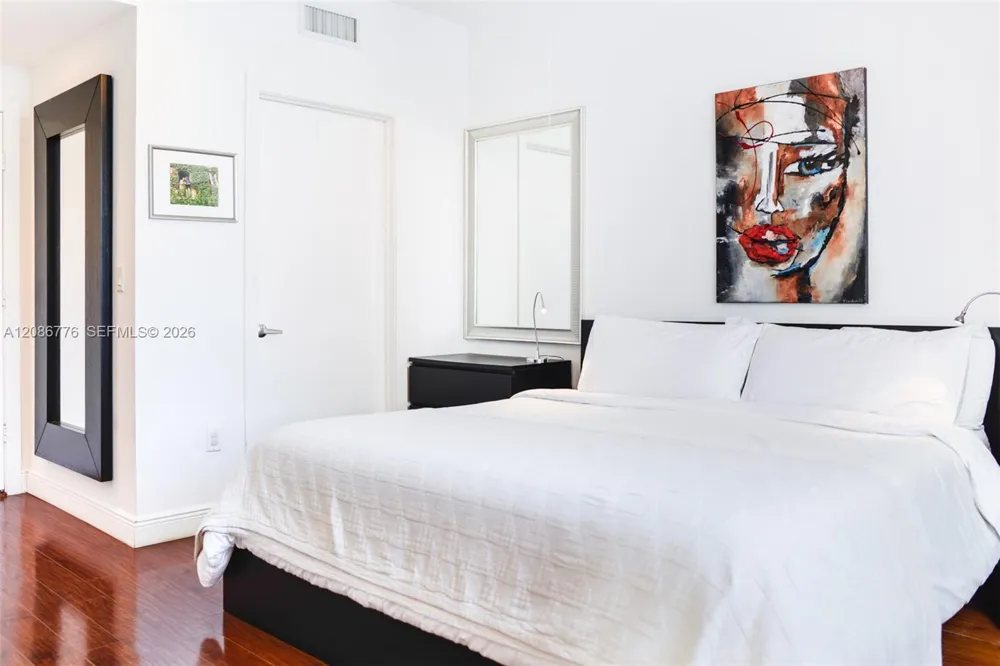 1060 Brickell Ave #3515 Miami, FL 33131